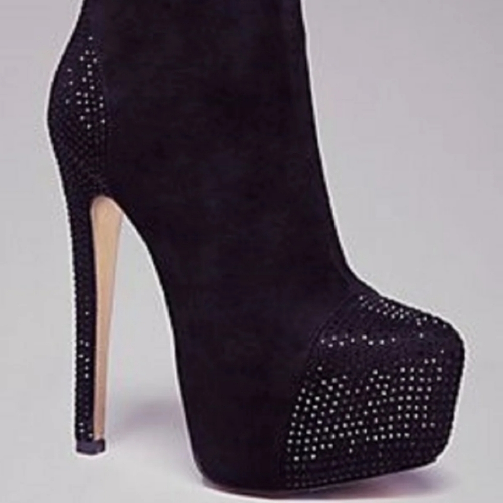 Bebe Anjalee black Suede Platform Booties